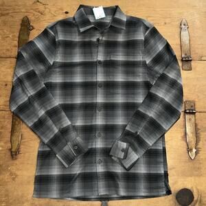 Men s LuluLemon Plaid Button Down Black & Gray XSmall